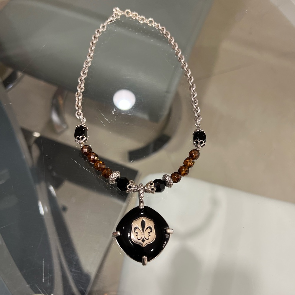Woman’s necklace